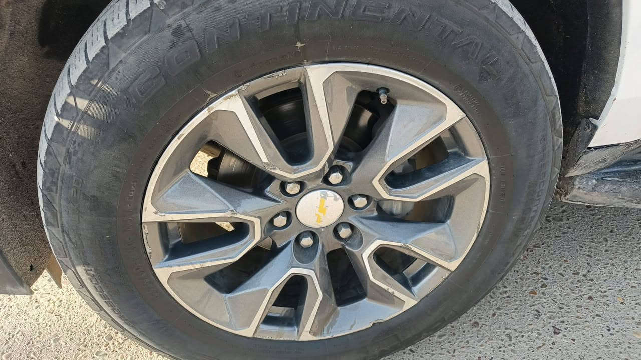 ويل كب شوفر 23 LT
حجم 20 اصلي امريكي للبيع 
السعر مليون و ميه ( 1100) 
مكاني بغداد حي اور 

***********
