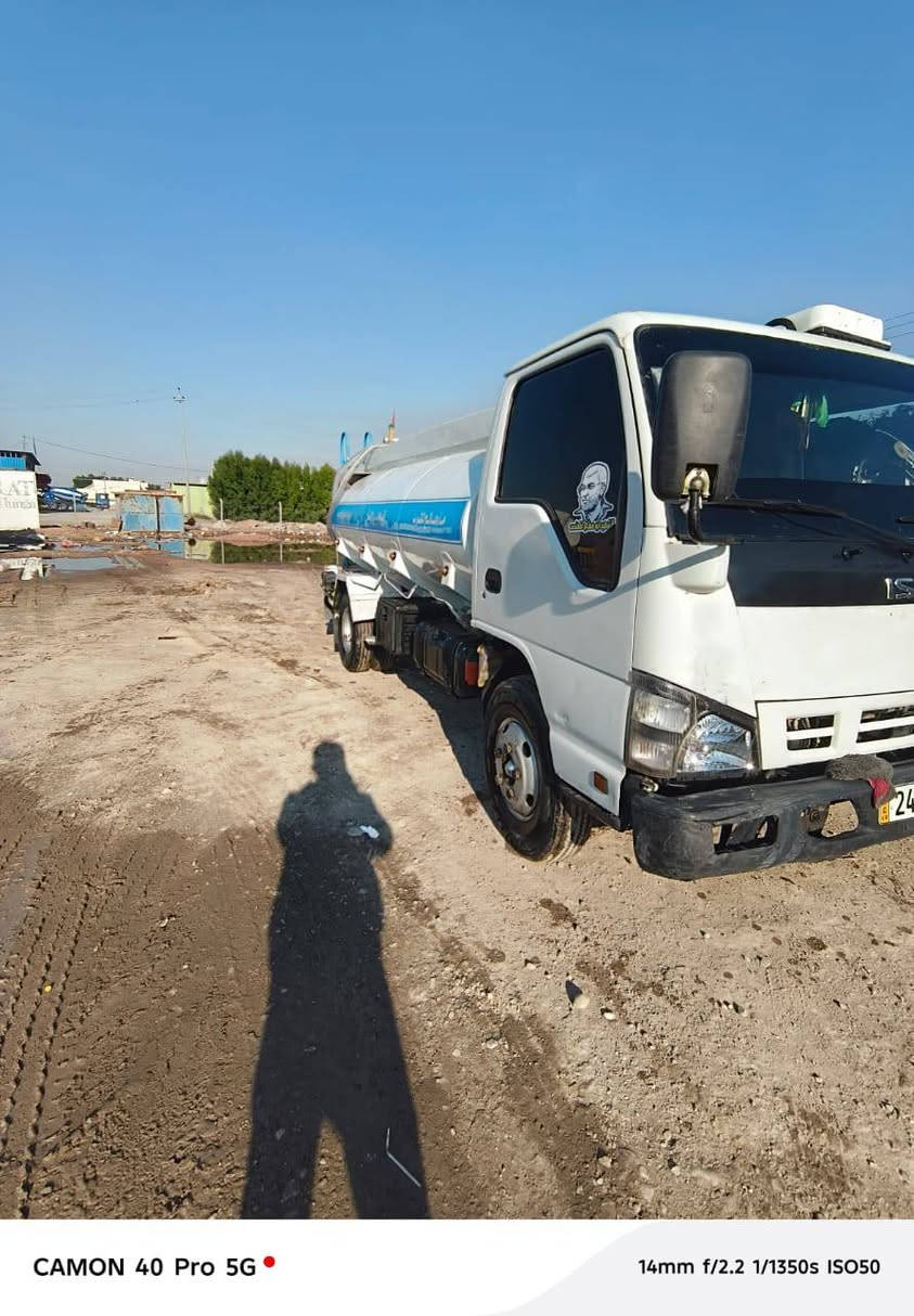 أزوزه تنكر 2007
رقم شمالي دهوك جديد دولي  بإسمي
كفاله عامه مكينه وكير كفاله
تخم تاير
حمولة 6 طن
بيها سبلت عالباتري ثلج❄️
دوشمه للداخل جديد 
سيارة جديدة أنضف من الصور
السعر 145 وبيها مجال
***********
***********
