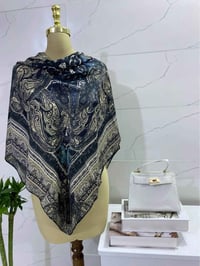 ربطات عنق • حقائب • سنغافورة