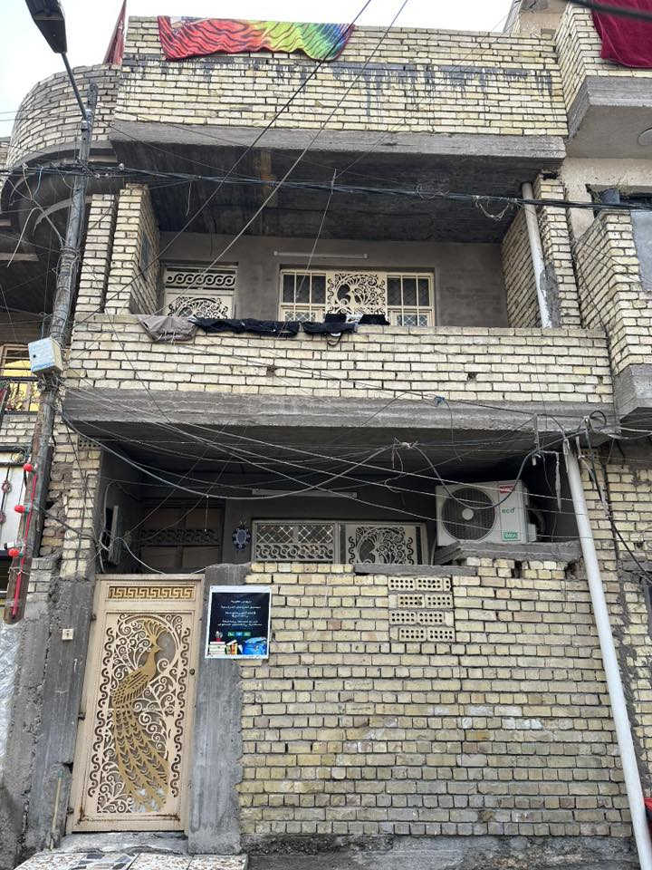 نصف قطعه المساحه ٥٥متر للبيع مدينه الصدر قطاع ٩ بناء حديث خلف جامع المحسن  للاستفسار ***********
