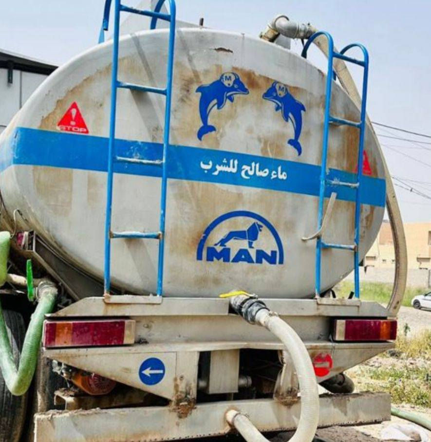 السلام عليكم
مكلف بالنشر
تانكي ماء حمولة 13 الف لتر
يرهم على راس تريله وبي تطواله عالشاصي مع موطورات 2 
بس جيب راس تريله وشده 
تانكي نظيف لا كسر ولا لحيم
مكانه صلاح الدين// قظاء العلم
للاستفسار اتصل
‏‪***********‬‏
‏‪***********‬‏
