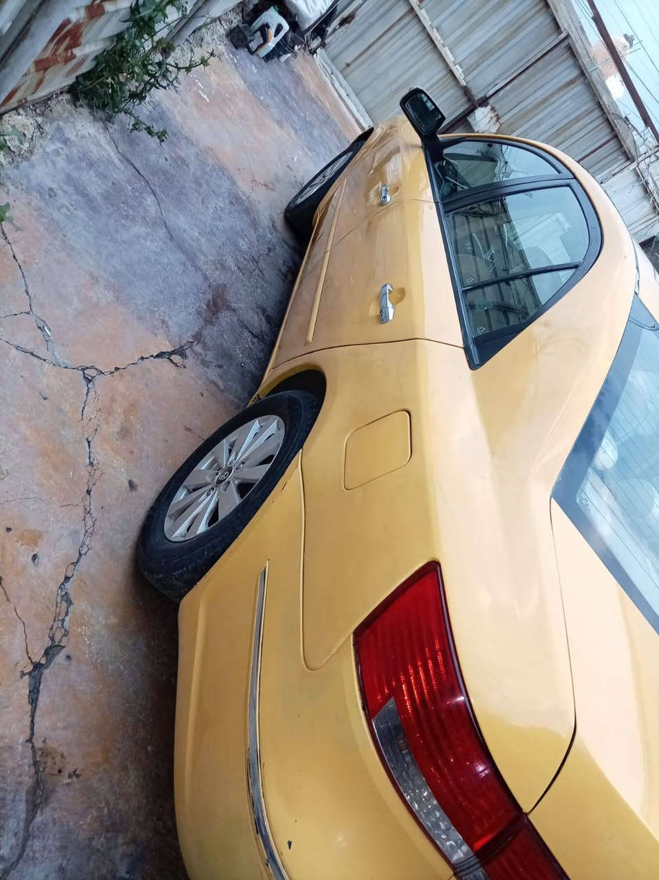 السلام عليكم من رخصه الأدمن سوناته موديل ٢٠١٠ بغداد ابسمي مصفرة هيئه وغرامات السنويه تنتهي الي ٢٠٢٨ بغداد حي الجهاد السعر ٩٠ وبيه مجال قليل محرك كير تبريد مكفول وارد امريكي محرك ٢٤٠٠ الرقم *********** ملاحضه فقط اتصال ممتواجد على النت
