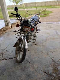 موطور للبيع موديل 2020 محرك شرط لا بخار لا صرف موطور نضيف 0788 672 569...