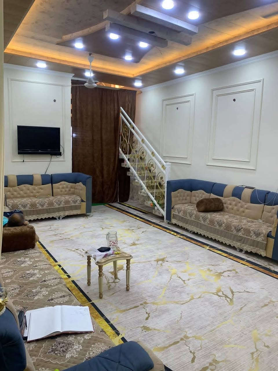 ع بركة الله
البيت للبيع  ( طابو صرف ) المساحة الكليه اكثر من ٣٠٠ متر  واقع حال والمساحه بالطابو ٢٩٨ م ولا توجد اي مشكله بحدود مساحة البيت
 
العنوان : 
قضاء كرمة بني سعيد شارع ابو اثير المضمد خلف السوك مباشرة خدمات كامله ماء كهرباء مجاري يحتوي على دوانيه خارجيه ٩ ×٤ وساحه وطارمه وحديقه وصحيات خارجيه 
وتم ترميم البيت حديثاً 
ويحتوي على مدخل ٣×٤
ويحتوي على ٣غرف ٦×٤ 
مع استقبال ٧×٥ ونص
مع مخزن خارجي 
ومطبخ حار وبارد 
صحيات حمام داخلي وحمام تواليت خارجي 
مساحه بمدخل البيت تحتوي على حديقه والباقي ارضية شتايگر 
البيت صالح للسكن 
 كل البيت معجون درجة اولى وصبغ مواصفات درجه اولى 
السطح عازل للحراره  
١ خزان ماء سعة ١٠٠٠ لتر داخلي 
١ خزان ماء سعة ١٠٠٠ لتر خارجي

الاستفسار الإتصال ***********
