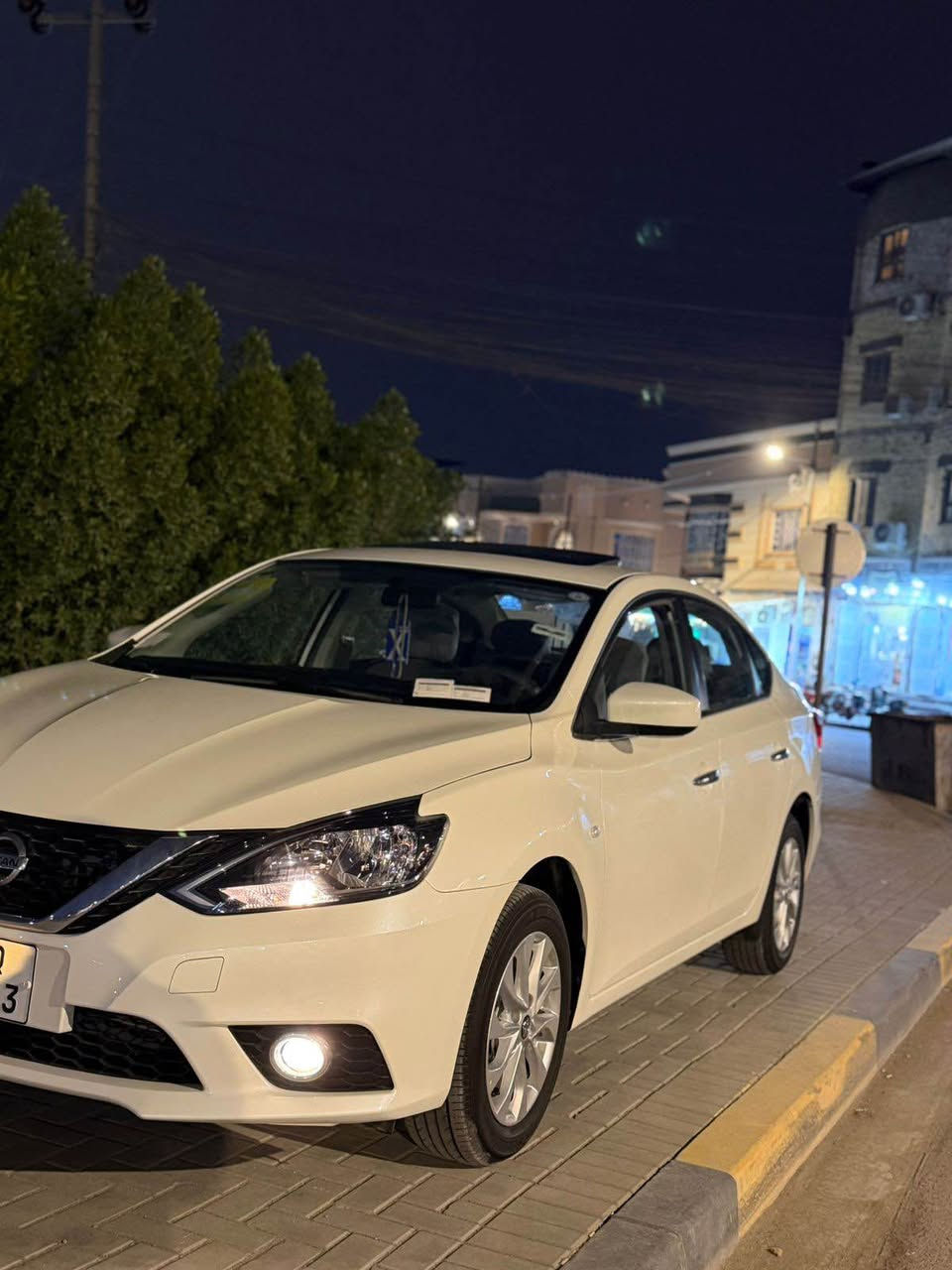 السلام عليكم ورحمة الله وبركاته
نيسان سنترا خليجي زيرو ممشى قليل جداً الف كيلو متر 
موديل 2025
فول مواصفات السيارة كفالة عامة  الحمدلله
تاريخ شراء السيارة 2026/1/15 يعني صارلنه 9 ايام من اشتريناها بسعر 141ونصف
مواصفات السيارة 
حساس امامي
حساس خلفي 
بوجكتر امامي
لد خلفي
كاشف ضباب خلفي وامامي
فتحة سقف
شاشة كبيرة الحجم كار بلي 
دوشة ارضية  يعني الف ماتصرف عليها
ودوشمة كشنات كذلك
نظام الايكو تقليل صرفية الوقود 
مثبت سرعة
تحديد مسار 
تحكم استيرن جهتين 
تبريد قطعتين امامي خلفي  ثلج 
عدد الاربكات 8 تجي بس بالفول
سماعات عدد 6 هم يجي بس بالفول 
يوجد بيها نظام النورمال 
ويجد بها ايظاً نظام السبورت 
 مكينة 1600 دبل دوش المرغوبة
بيها بعد هواي موصفات 
علماً ان السيارة زيرو ماشية قليل استخدام ٩ ايام 
سعر السيارة 134 وبيها مجال حك الجية 
مكان السيارة البصرة ياسين خريبط
رقم الهاتف *********** البصرة, العراق
