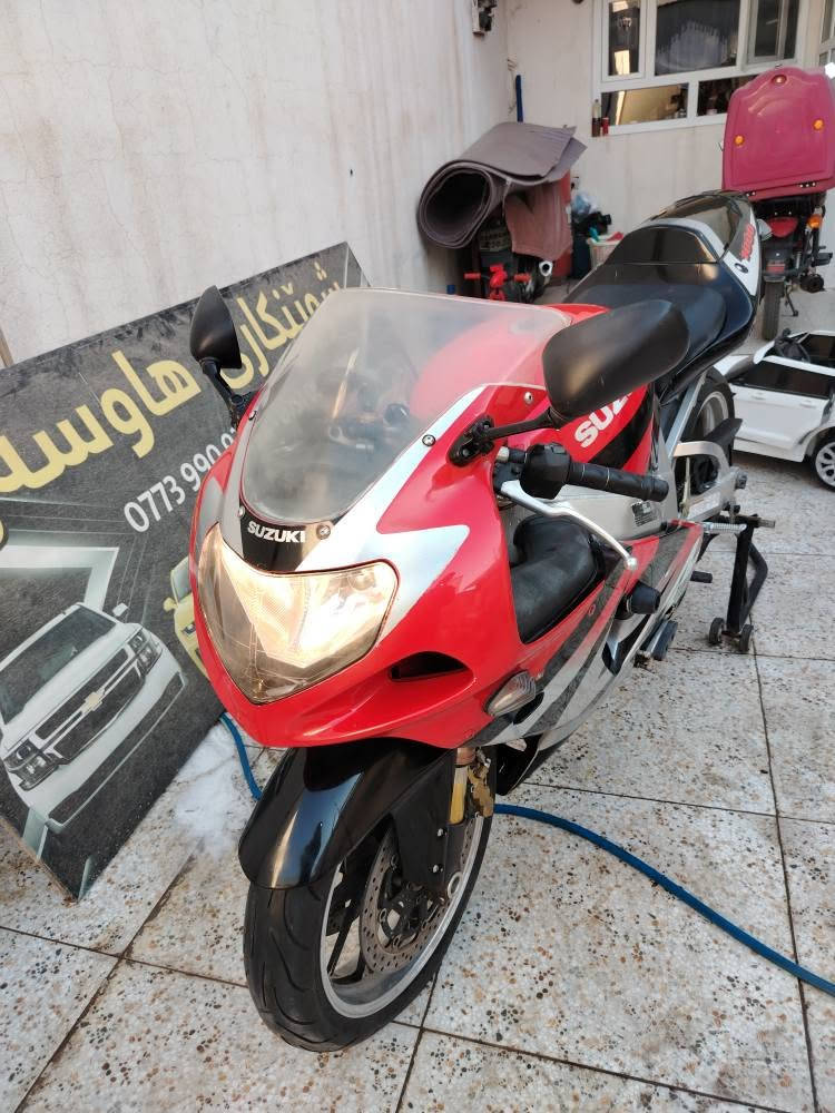 Suzuki gsxr k1 1000 bo froshtn zor paka tanha 17 hazar roshtwa hamw Gian y eshaka w bashart kapsa *********** السليمانية, العراق
