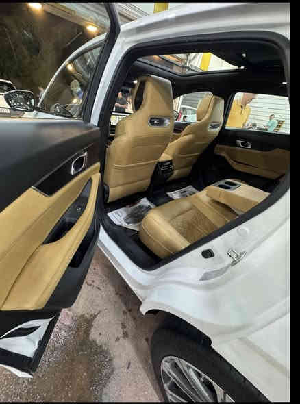 🌹🌹تحية طيبة🌹🌹
شانجان 2023 يونكي UNI-K
بيه كم ملاحظة مبينة بلسونار 
كير مكينة مكفول 
ماشية 97 الف كيلو 
اي نقص مابيه السيارة 
رقم اربيل الجديد باسمي 
مكاني بغداد معارض الكريعات 
السعر 180 ورقة او مراوس 
***********
