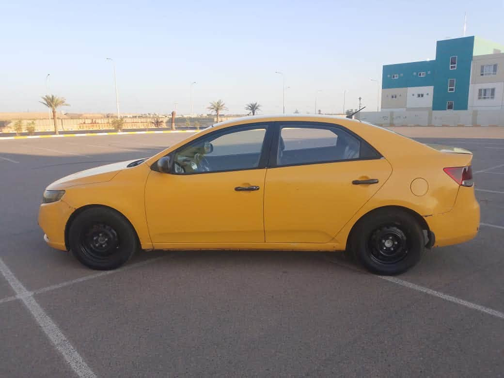 سيراتو ٢٠١٢ خليجي للبيع السياره جاهزه من كلشي عدا طخه بالجاملغ والجنطه
السعر ٧٥
الرقم ***********

