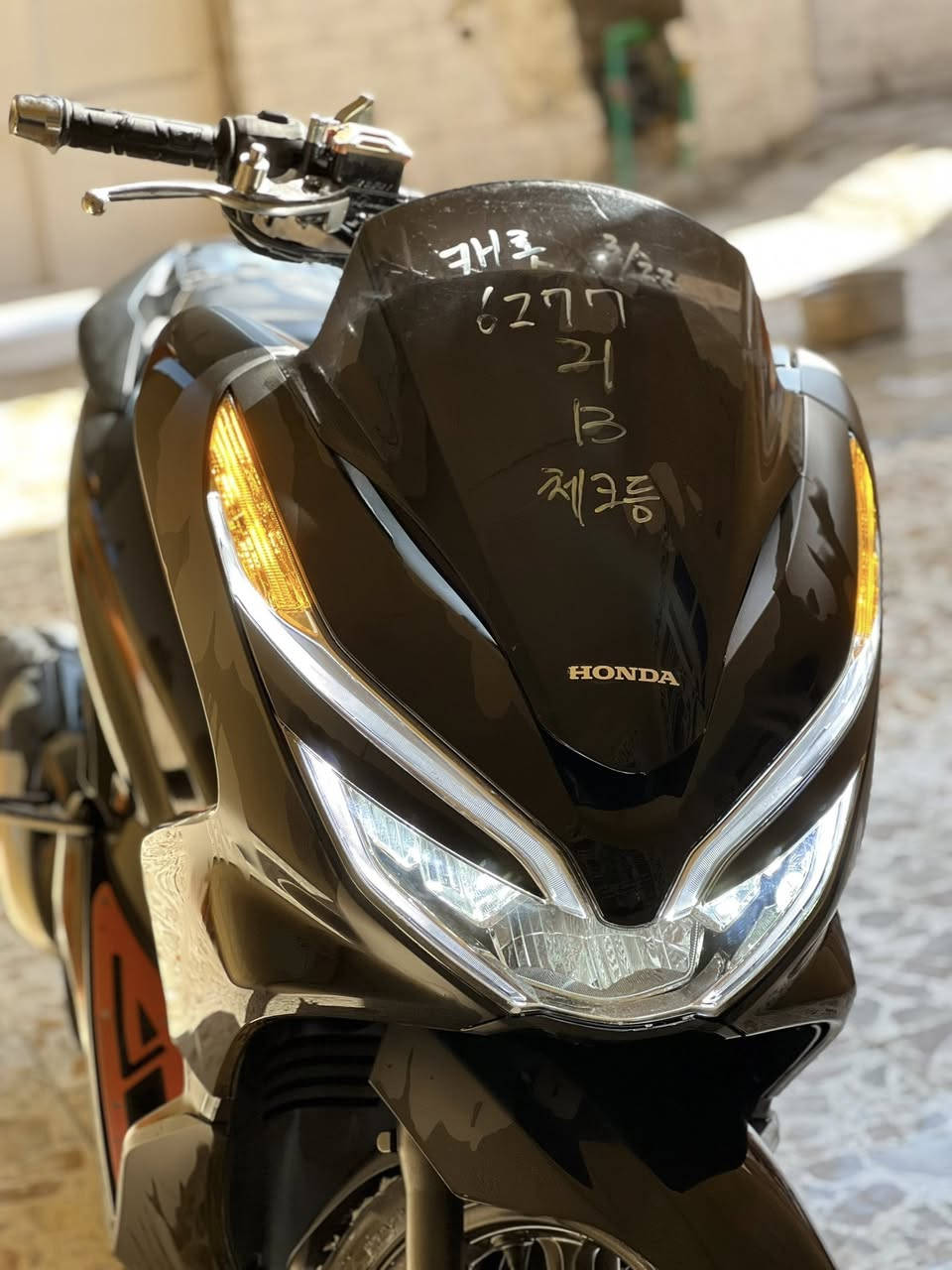 بي سي اكس للبيع جيل الثالث وارد كوري كفاله عامه منزله من الرمبه صال شهرين اي نقص ما
بيه  المكينه كفاله لا تنقيص ولا تبخير شلعه معدل فول 
لدهن مالته كله موتل 
العنوان العبيدي السعر مليون او تسعميه او بيه مجال
الرقم ***********
