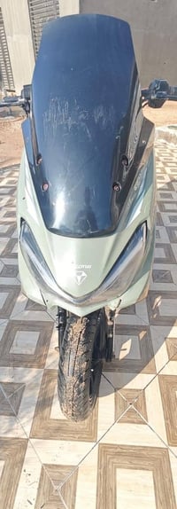 دراجة سترونك 2023 ب400 رقم 07836057568