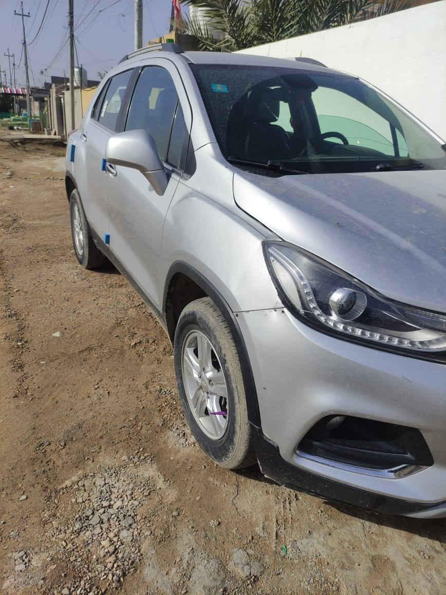 السلام عليكم 
سياره تراكس وارد أمريكي موديل 2019 نظيفه جدا محرك وكير مكفولات 
تبريد ثلج ماناقصها أي شيء ماشيه 59
السعر المطلوب 92 ورقة وبيها مجال 
لمزيد من المعلومات الاتصال على 
*********** بي واتس آب
