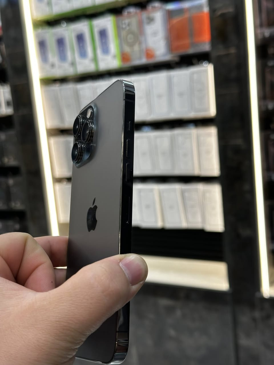 ايفون 13 برو ماكس ماستر لون بلاك دشن ذاكرة 512 بطاريه 93 اعتبره فاتحة بيدك من كارتونه ممبدل بي شي مع الضمان 5 أيام نظافة 100/100 كامل ملحقاتة وتربرو 
الموقع السيدية شارع علوة مقابل مدرسة حلم الغد 
واتساب ***********
