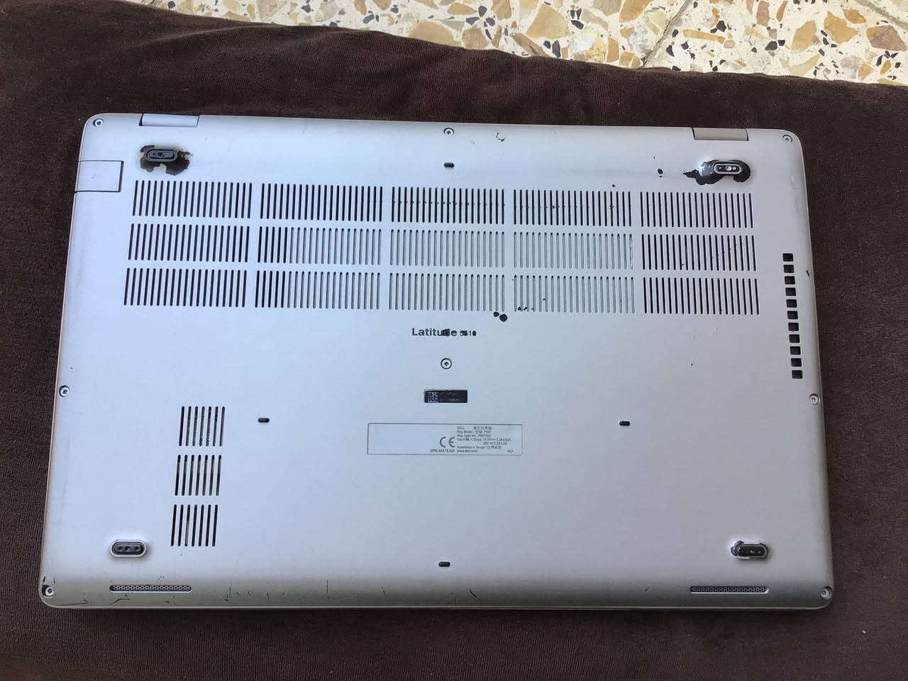 لابتوب ديل  DELL LATITUDE 5510
المواصفات ::::
الجيل العاشر
حجم شاشة 15.6 FHD
1_معالج كور اي فايف جيل عاشر 
2_رام 16 كيكا DDR4 
3_هارد SSD-256GB 
4_كرت شاشة داخلي انتل ٨ كيكا INTEL
5_باتري ليثيوم يوفر ٣ ساعات 
6_منفذ اتش دي مباشر 
7_منفذ ايثرنت
8_منفذ تايب سي 
9_منفذ USB3  عدد 2 
....................................................................................
الملحقات 
- شاحن 
- حقيبة 
- ماوس 
السعر 225وبي مجال قليل// توصيل كل العراق خمس الاف


**إذا كنت صاحب هذا الإعلان وتريد حذفه لأي سبب، رجاءا أرسل رسالة إلى الدعم الفني**