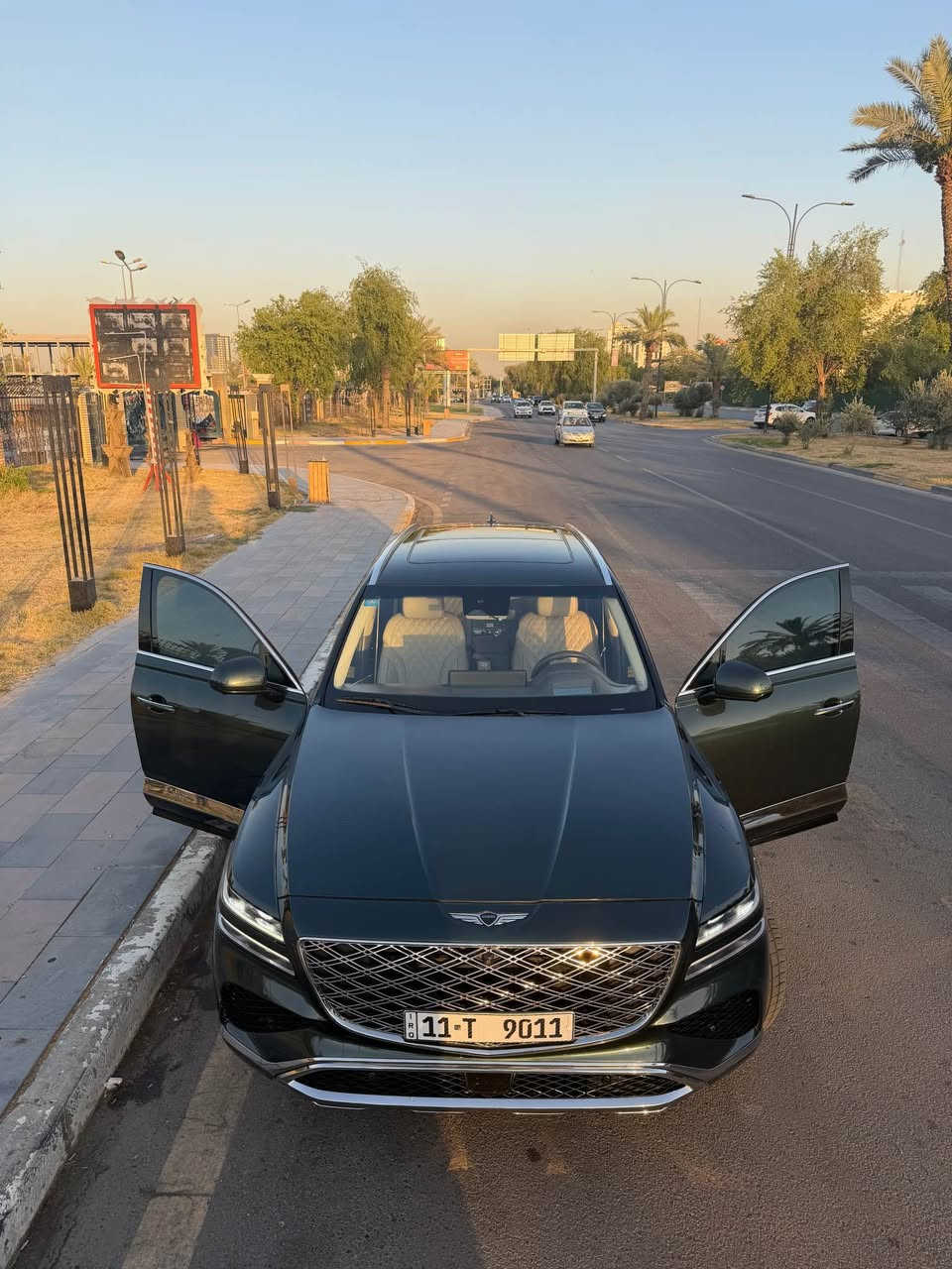 Genesis GV80 2022
الفئه بريستيج اعلى فئه فول الفول 
4 راكب 
5 كامرات -داتا شو -كامره 360
بيبان شفط 
شعار Genesis ترحيب جانبي
كشنات تدفئه تبريد امامي خلفي + مساج 
6 سلندر 
داخل لون ابيض 
بصمه سياره 6 دكم 
رادار 360
وقوف ذاتي + قياده اليه + تحديد مسار 
رقم مميز 4 ارقام بغداد 

KMUHCESC7NU099590

السعر 36000$ وبيها مجال 

مكان السياره الداوودي او اليرموك 
*********** بغداد, العراق

