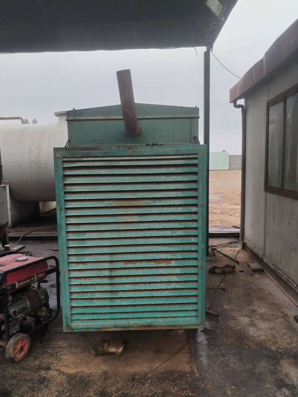 سلام عليكم مولدات 2 للبيع وحده 30 كيفي وحده 60 كيفي كواتم ثنينهن مكاينهن واكفات السعر 43 
الناصريه حقل صبه 
الهاتف ***********
