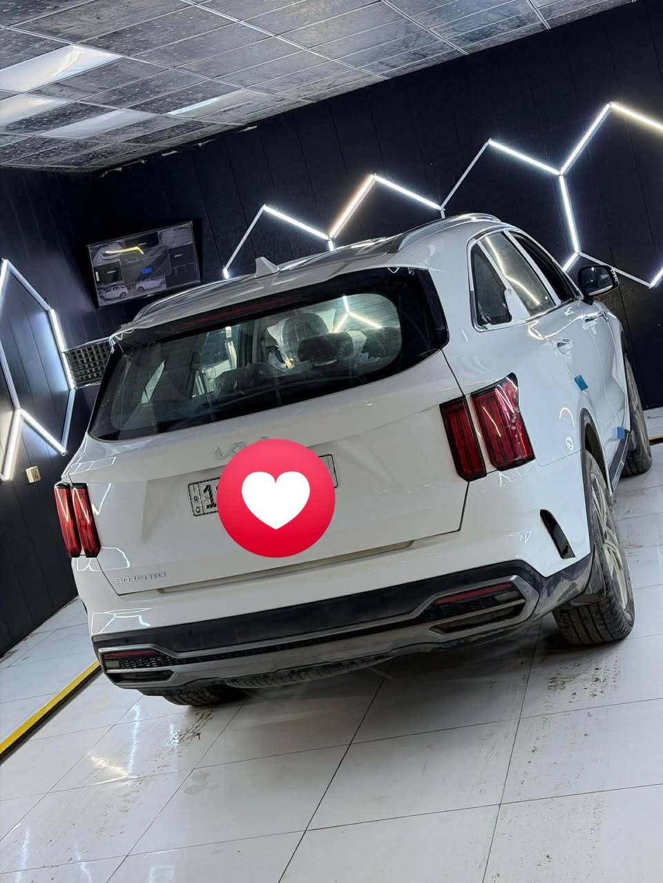 خليجي موديل 23 كفاله عامة ماشية 30 الف بعدها بجيس الشركه نص فول
سعرها 280 قفل 
***********
