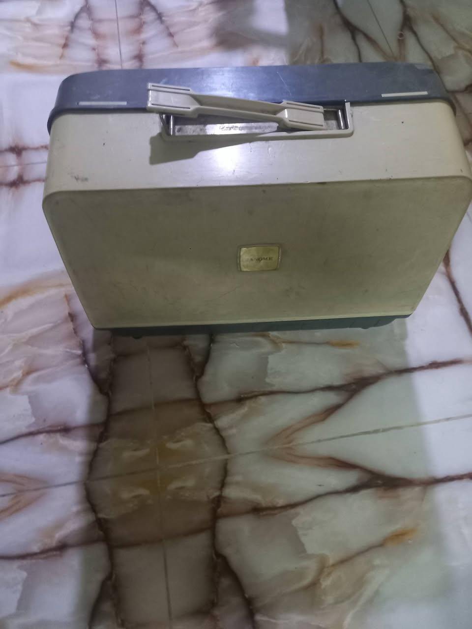 ماكينه شغاله شرط كل اب ما بيها 90 وبيها مجال تعال خاص وتدلل شرطه شغل


**إذا كنت صاحب هذا الإعلان وتريد حذفه لأي سبب، رجاءا أرسل رسالة إلى الدعم الفني**