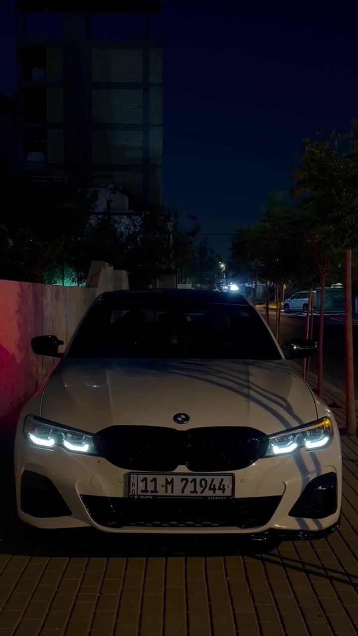 BMW 330e Individual 2022

للبيع BMW 330e موديل 2022
نسخة Individual الأصلية – Full Option

المواصفات:

* محرك Plug-in Hybrid
* Individual من المصنع
* شاشة كبيرة iDrive
* عدادات ديجيتال
* Head-Up Display
* رادار أمامي مع أنظمة المساعدة
* Park Assist
* Memory Seats
* تدفئة مقاعد
* Harman Kardon
* سقف
* إضاءة داخلية Ambient Light
* CarPlay
* ويالة اندفجوال أصلية.

السيارة بحالة ممتازة جدًا، نظيفة ومتحتاج أي مصرف .

صبغ حافة البنيد فقط 
وصار حادث بين البابين خفيف جداً بدون تضرر التكمة حتى 

📍الممشى: ______ 44 الف كم
 💰السعر: ______ 27500قابل للتفاوض (بالمعقول)
📞للاستفسار: ***********
