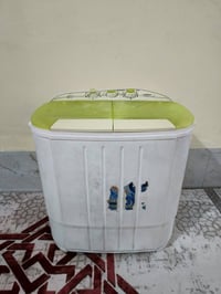 غساله مال اطفال نظيفه جدا بسعر 55 الف  07733754777