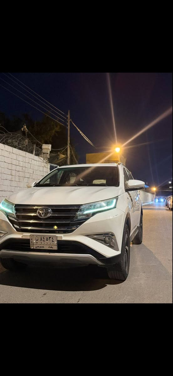 السلام عليكم تيوتا راش موديل 2020محرك 4 سلندر رقم بغداد 
الموصفات 
بصمه
لايت زينون
بك لايت led
ويل كب حجم 17
حساس خلفي 
عدد مقاعد 7
نظام مانع انزلاقABS
نظام مساعد صعود مرتفعات 
تبريد قطعتين امامي خلفي 
وسائد هوائيه (ايرباكات) عدد 8
وسائد ستاريه اماميه
اشاير بل مري
حساس ايطارات  

السعر السياره 155$ بيها مجال
الستفسار ***********
