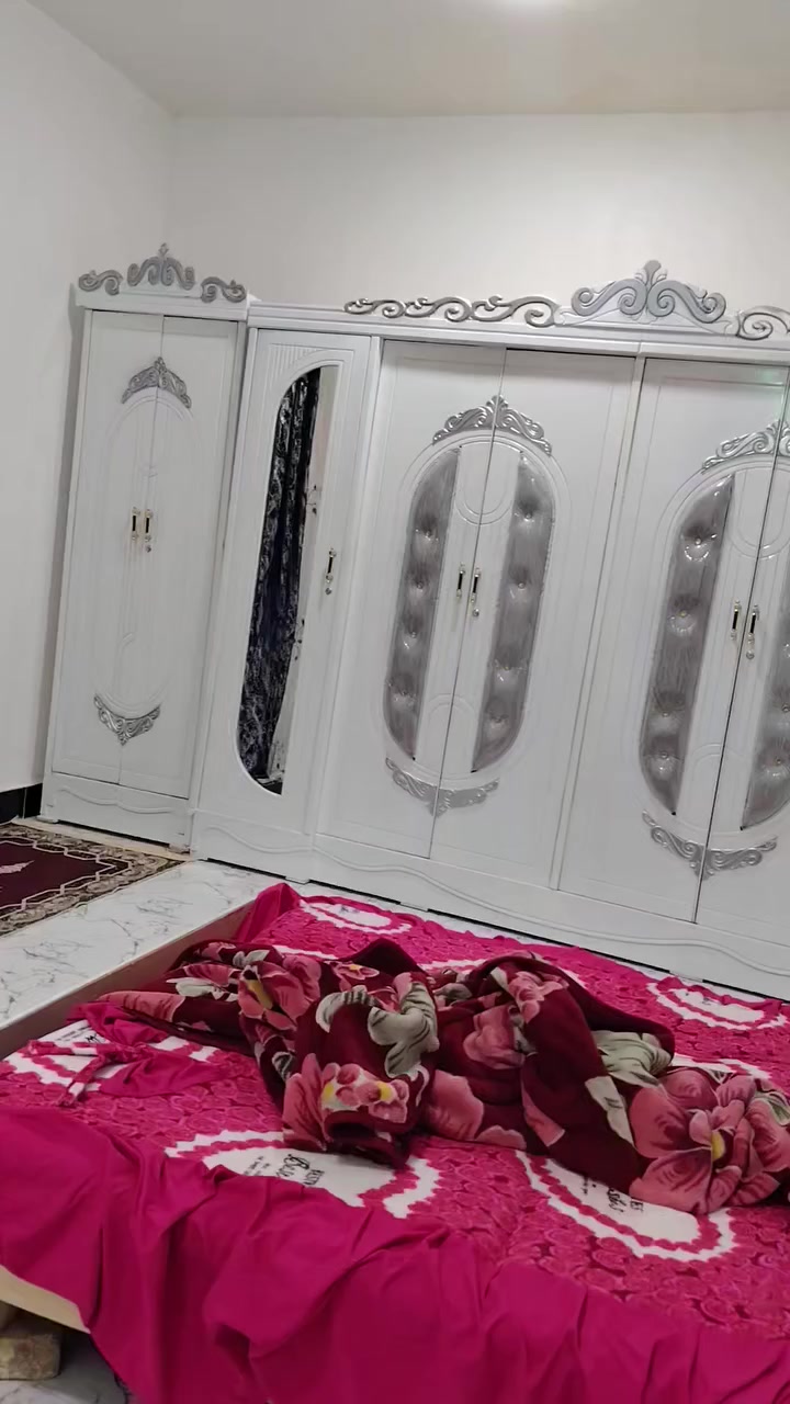 غرفه للبيع نضيفه مستعمله قليل ***********
