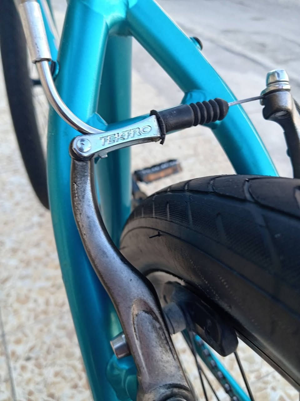 سلام عليكم
دراجه ماركة #GIANT  #جيانت
ماركه غنيه عن التعريف 
حجم 27.5 
فريم S سمول
معدن ألمنيوم بالكامل وزن ريشه
لشه مضلع موديل حديث لون مُميز تركوازي
سستم شيمانو التوس 8×3 كامل
بريكات تيكترو #TEKTRO
تايرات كتان #كيندا
وياله مختم جيانت
قطعه بلاديه وضع شركه ليبل واحد

#السـعر 180 الف 
#مكاني_موصل_جانب_الايسر
#توصيل_جميع_المحافظات


**إذا كنت صاحب هذا الإعلان وتريد حذفه لأي سبب، رجاءا أرسل رسالة إلى الدعم الفني**