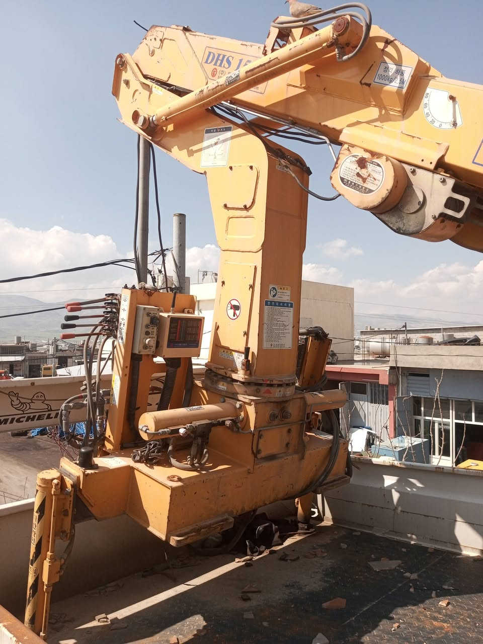 كرين سله 3 سلايت ريموت كنترول بس ماكو كنترول 
4رجلين وبودي جديد
للتواصل ***********
