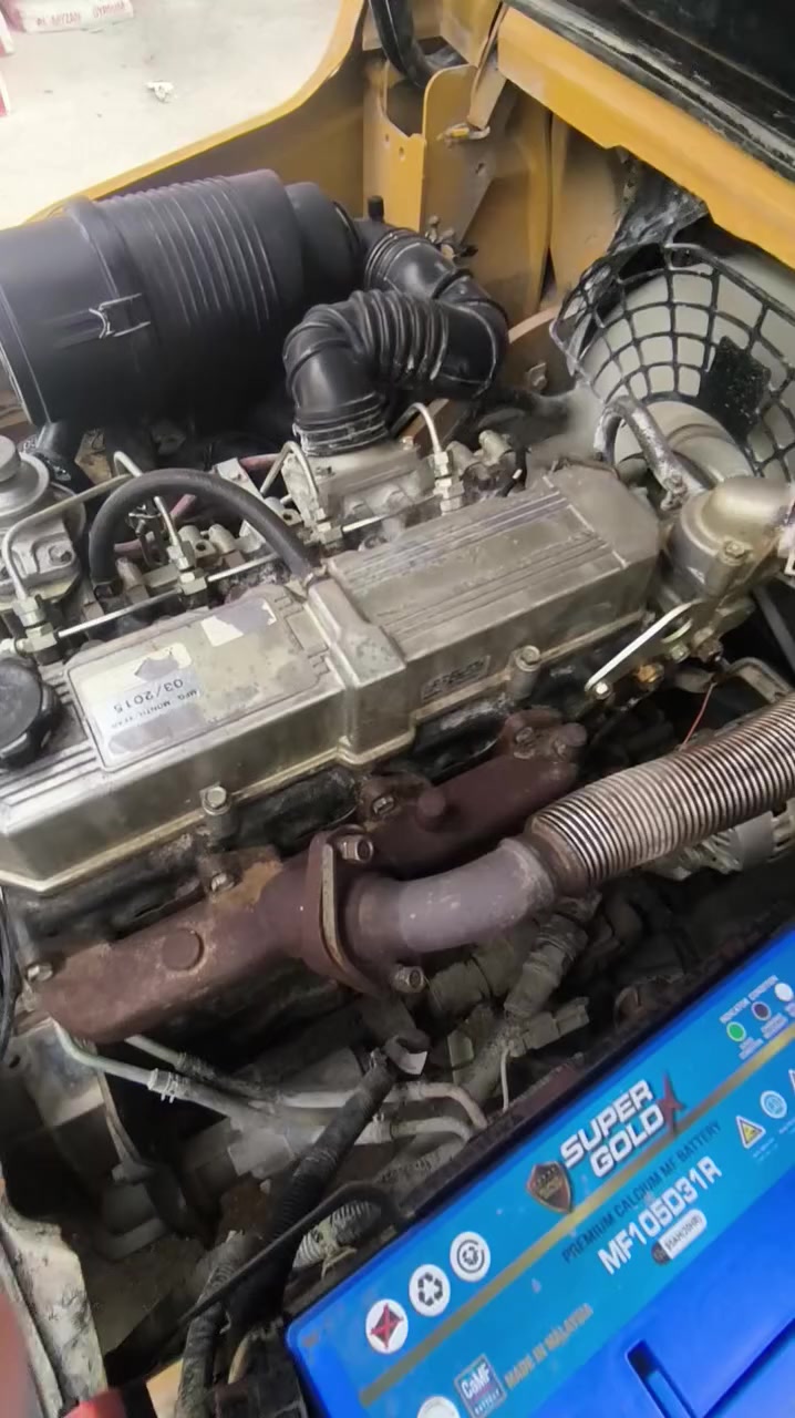 سلام عليكم اخواني الاعزاء كتر 15 دخول جديد مكينه س فور س جديده تخم تاير ربل ياباني 4حركات ياباني منفيس جاهزه للعمل مكان بصره للستفسار***********
