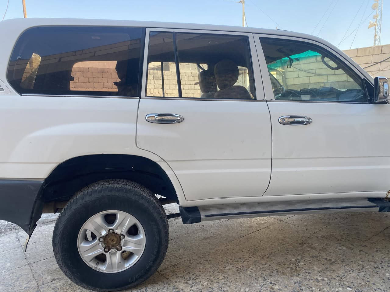 لاندكروز ٢٠٠٤ اصل للبيع كاز سلك كفاله عامه من كلشي باترين السياره حره مو مال مزاد ولا مال شركات ولا كانت امصفحه ونوب مشيول تصفيحه مثل بعض السيارات السياره كفاله اصل سوفت اقره المنشور عدل مكان السياره البصره الهارثه رقم السياره بصره انكليزي رقمي ***********
