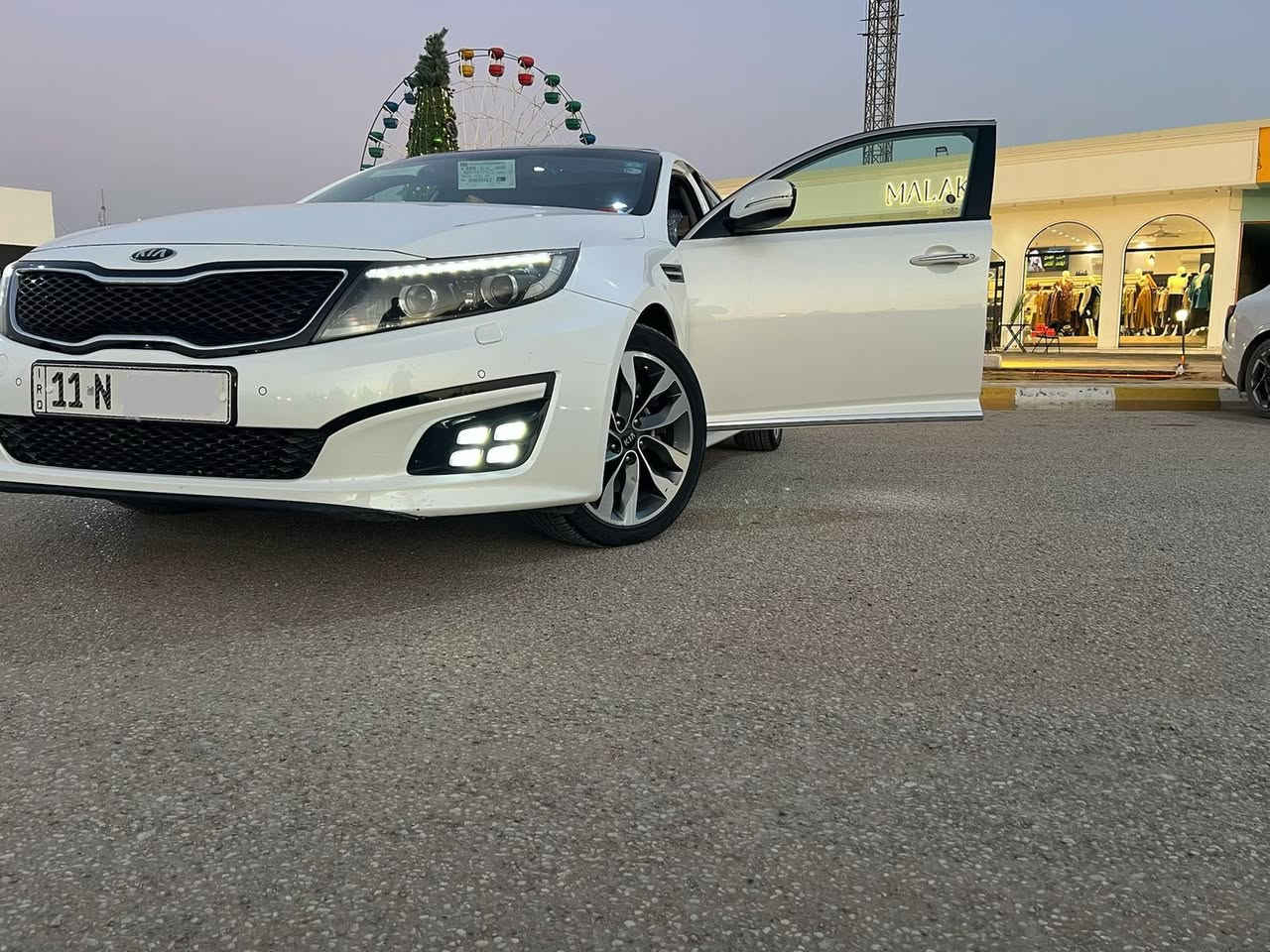 السلام عليكم
كيا اوبتما 2015 VIP
 وارد خليجي 
كفاله عامه 
محرك 2400 بلادي شرط 
ماشية 75 الف 
رقم بغداد بأسمي 
المواصفات فول VIP 
بصمه 
بنراما 
كشنات امامية كهرباء + خزن +تدفئه وتبريد + جلد 
تبريد قطعتين 
زراك لايت + لايت دوار + لدات امامي وخلفي 
حساسات امامي + خلفي 
تحكم ستيرن كامل 
سايدك بريك بصمه + اوتو هولد
كامرة خلفيه 
نظام صوتي انفنتي 12 سماعه
عداد كادنزه
السونار مرفق مع الصور 
العنوان محافظة القادسية 
*********** واتساب
