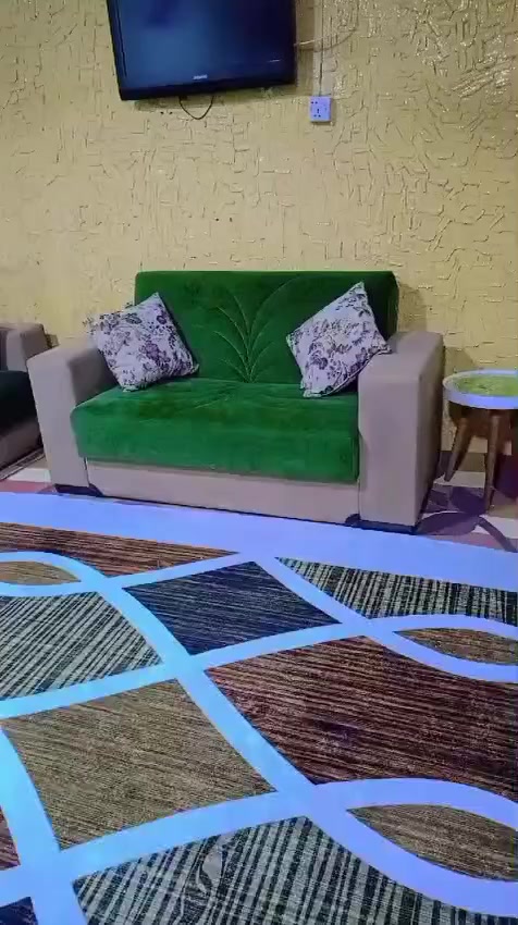 تخم للبيع نظيف ١٠ مقاعد السعر ٣٠٠ بيه مجال اتصال على الرقم ***********
