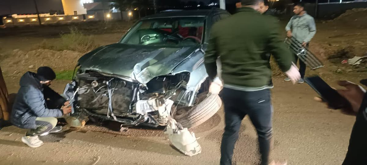 السلام عليكم
هايلندر 2009 
محرك وكير مكفوله
سعرها 70 ورقه 
مكانها رمادي
***********
