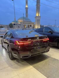 بي ام 740li موديل 2021 فئه اندفجول وكالة عروش  كلين كفالة  فول مواصفات...