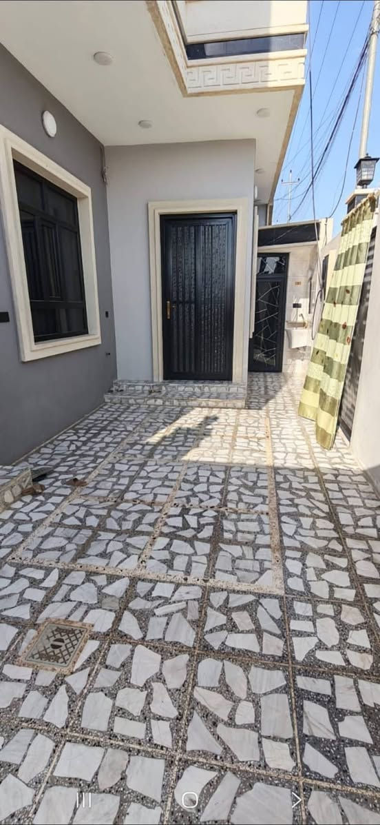 🏠 دار للبيع.  VIP   #ركن 
📍 الموقع: حي السماح الثانية / قرب الملعب على شارع ١٥ 
📐 المساحة: 100 م² | واجهة: 10م 
🔹 طابقين بناء 2026 (#مقابل_الدار_حديقة)
يتكون من ٤ غرف نوم مطبخ  استقبال هولين صحيات ٢
للأستفسار....
📲 واتساب 
📞 اتصال مباشر:
📞 tel:***********
📞 tel:***********
مكتب عمار الهزاع لتجارة العقارات والبناء
