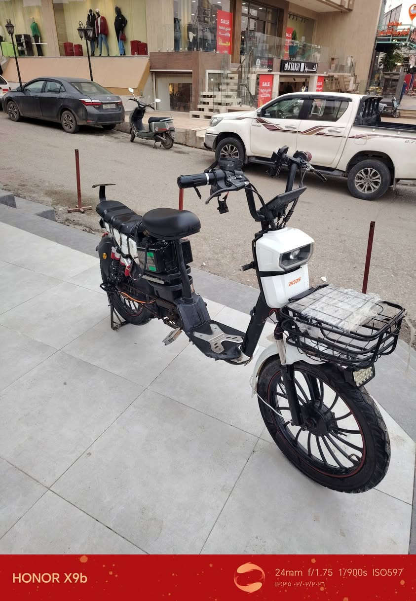 ماطور كهربائي بطاريات جدد شيء قدام العين ماتور شرط بطاريه صار لي شهر زمان ونبدلتهم  بس درهم عنواني حي الزهور***********
