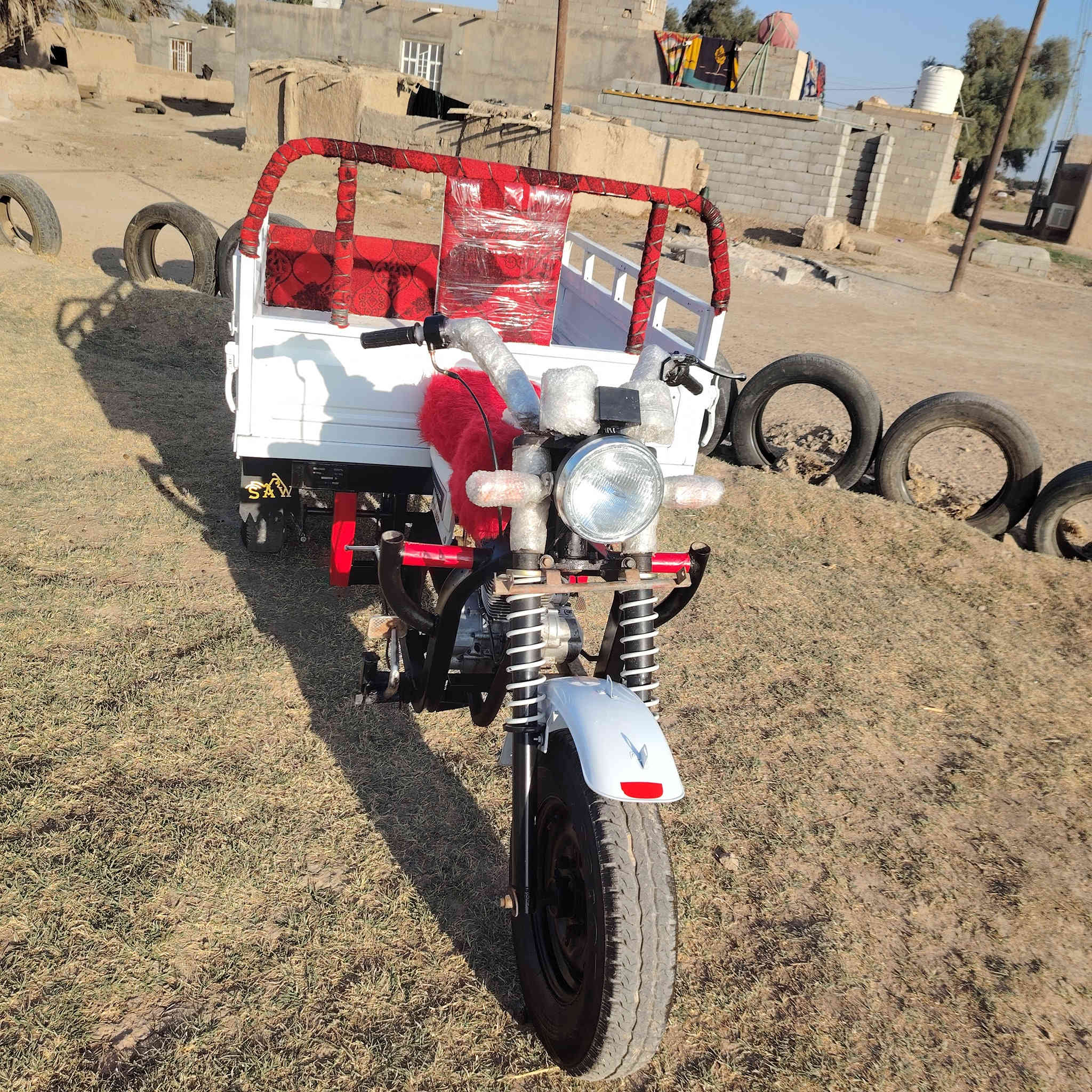 ستوتة موديل 2014 جاهزه عالاخير اوراق كامله اصولي كهربائيات كلها شغاله مكينه ناعمه ستوته جاهزه ما بيها اي نقص سعرها مليون ونص وبيها مجال للشراي مكاني دوايه الاتصال على الرقم *********** مكاني دوايه
