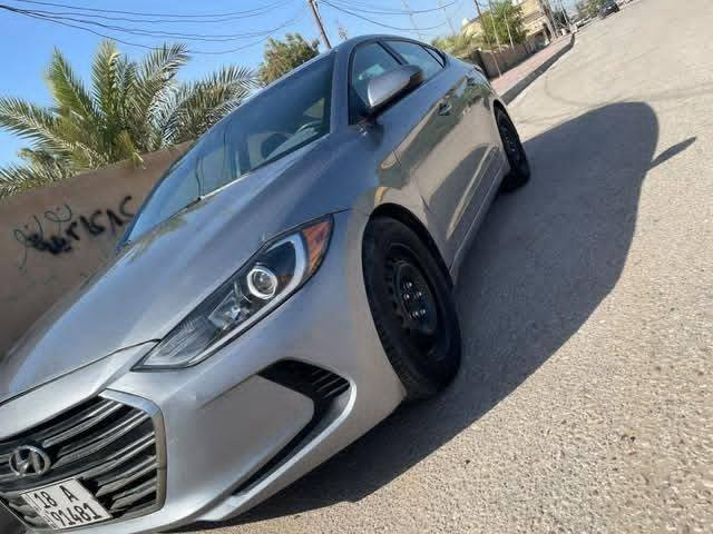 سلام عليكم النتراء موديل 2017 سياره حلوه وخير من الله نص فول سياره ضربتها بنيد وجاملق نفسهن مصلحات اليبل واحد مكينه 2000 دوش سياره بسمي تحويل ثاني يوم اني مكلف بل نشر رقم صاحب السياره *********** سعر السياره شده وثمانيه وبيها مجلق قليل
