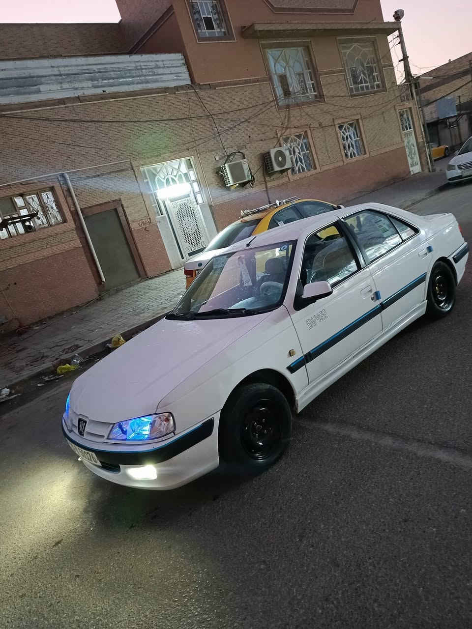 للبيع بيجو بارص 2015 رقم نجف انكليزي مداور ثاني يوم باسمي فول نضافه جديده و جاهزه مجهزه كهربائيات كلها شغاله مال جناي كفاله من ضربه والخياس سياره مكان نجف سعر 57 و بيها مجال رقمي ***********
