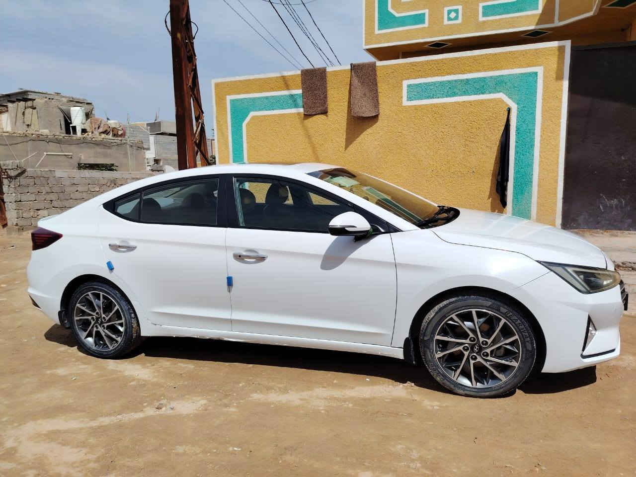 السلام عليكم سياره الانترا للبيع موديل 2020 خليجي فول واحد عله واحد ام الرادار مكفوله كفاله عامه سياره عله وضع الشركه دواخل السياره كلهه مغلفه العنوان كربلاء المقدسه الاتصال على الرقم 👈  ***********👉 ملاحضه 👈مكلف بل نشر 👉
