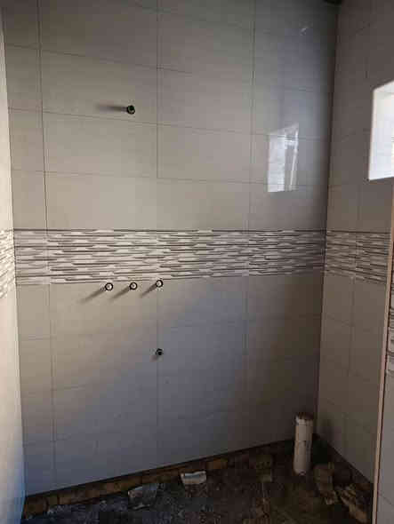 سلام عليكم :
خلفه سيراميك مصرى متفرغ حاليا لكل انواع السيراميك والبورسلين والكاشى والمرمر والبايات والألوااح أرضيات وجدران .
شغل ليزر درجة اولى وتسليم مهندس .
*********** الرقم بيه واتساب .

#بغداااد فقط .
