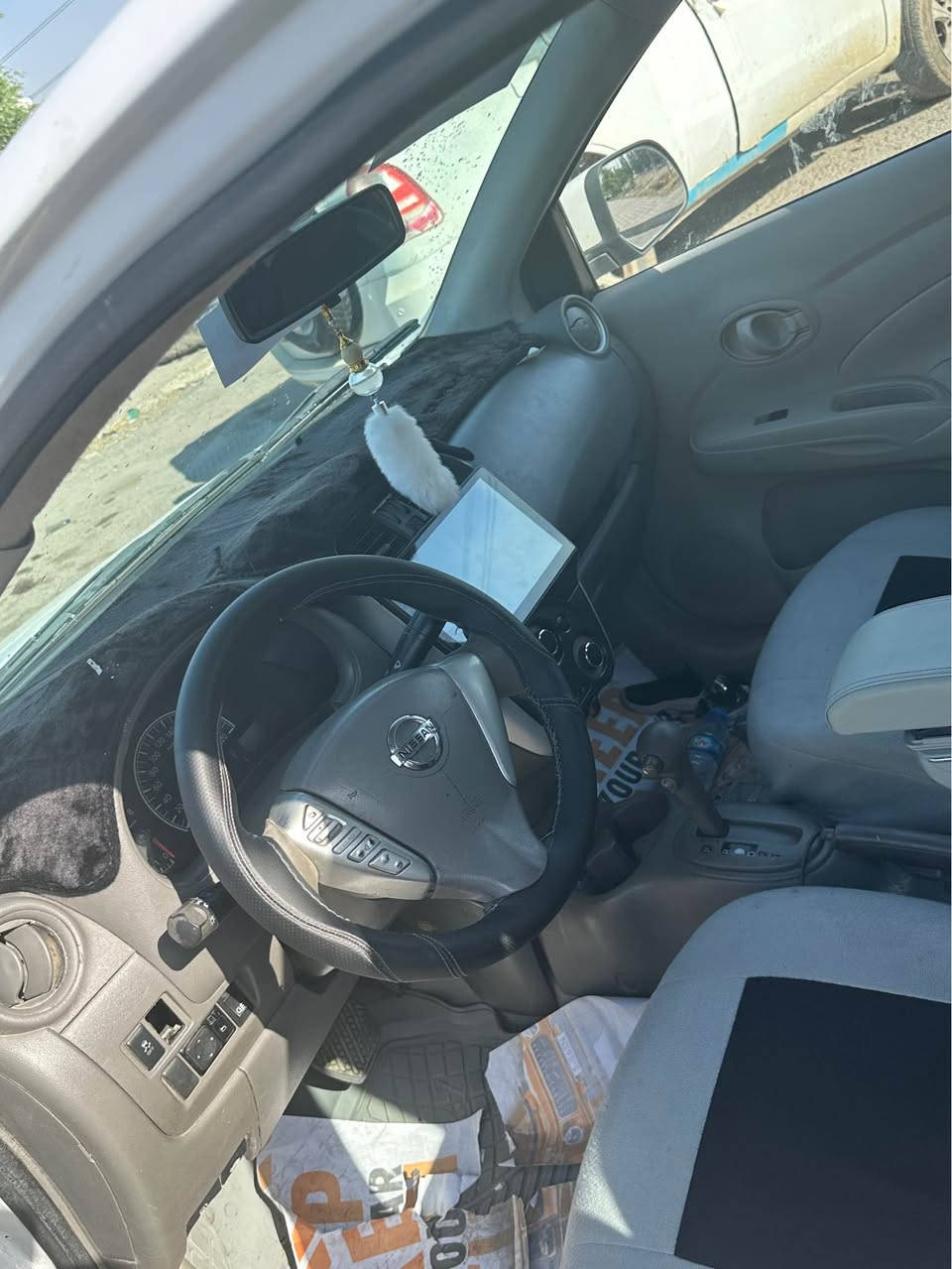 موديل ٢٠١٧
رقم سنوي نويه 
٣بارجه سبوغ 
پيشي جه مپيكي هه يه كه ميك له حيمي تيدايه 
گير مكينه وه گراو براوه تحويل بشرت 
سعري قفلي ٦٧ورقه 
پاره ي وه رگراويكيش نيه 
***********تنها واتساب أربيل, العراق

