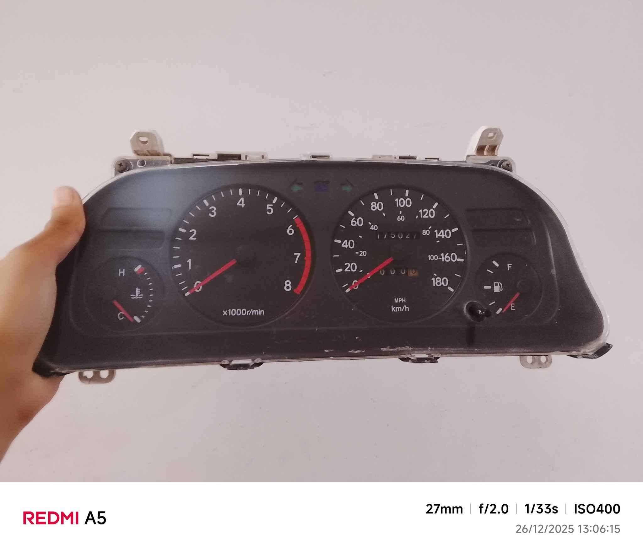 السلام عليكم عينة مالت كورلا رون عداد السرعه كلة شغال كلوبات بانزين حماوة نضيفة لسعر 60 وبيهة مجال قليل مكان مشخاب سوق شعلان ***********
