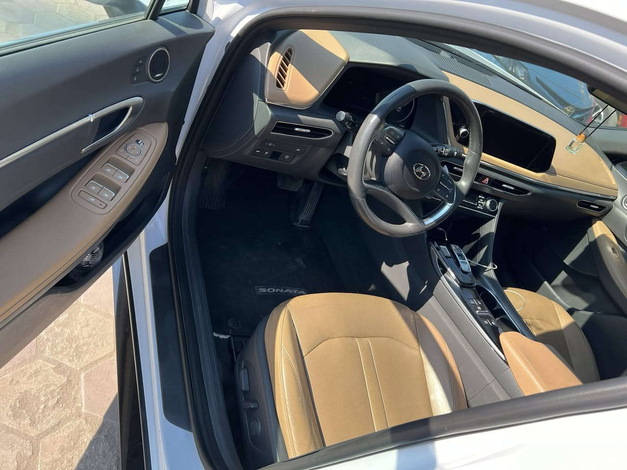 سوناتا 2021 اعلى فئه بالسوناتا كشنات تدفئه وتبريد ورادارات وخمس كامرات وداته شو وبعد بيها كلش هواي مواصفات 
السياره وارد امريكي حادثها فقط دعاميه اماميه وطلع بيها قطعتين كلير من امريكا وصور الحادث 
بالمنشور
مكينتها اقتصاديه 1600 تيربو طياره 
رقمها بغداد باسمي
مكاني الغزاليه 
سعرها 183$
الله شاهد السياره على ايدي ومابها نقص اي شي سياره كلش جديده 

رقمي ***********
