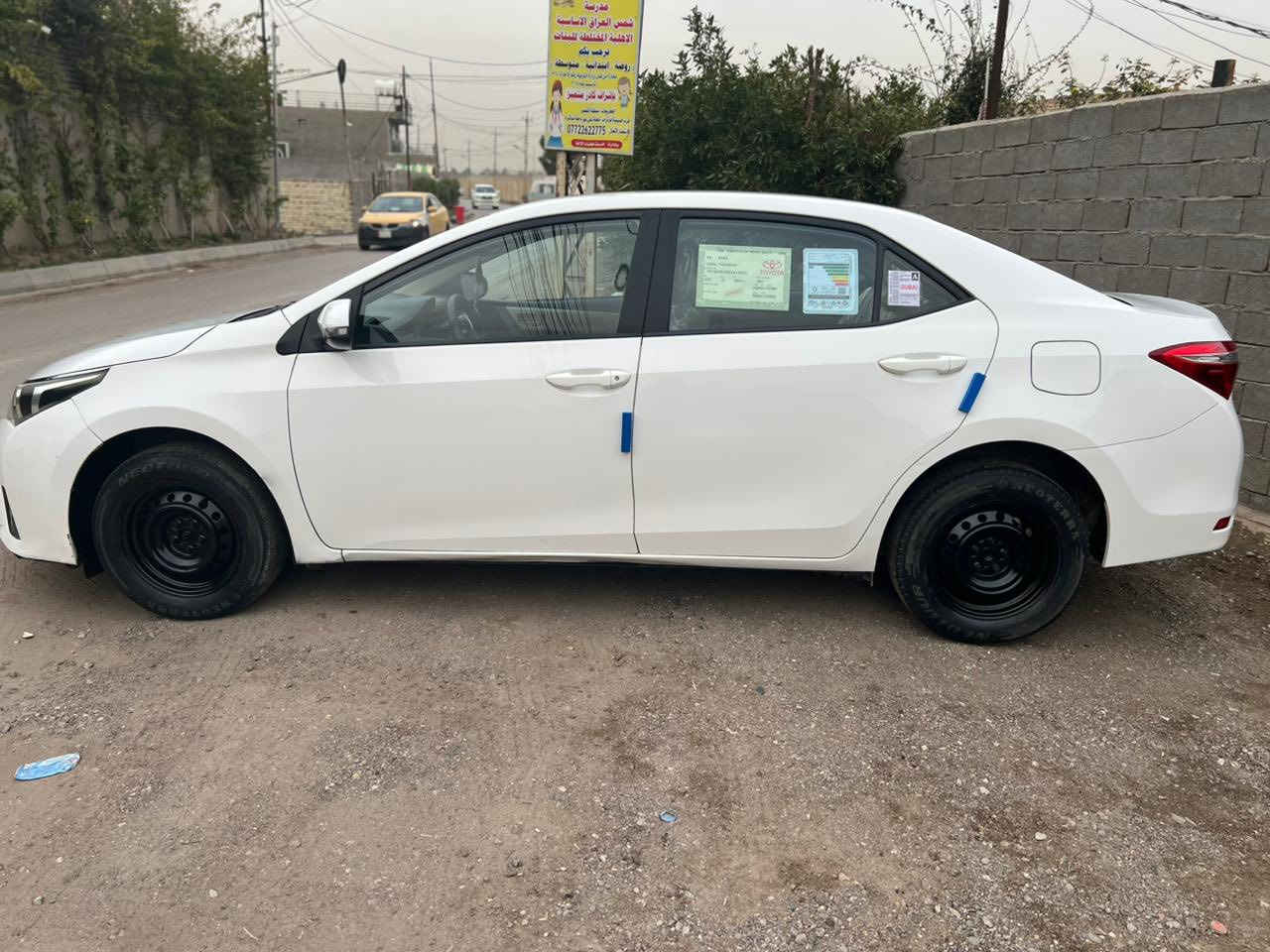 سلام عليكم من رخصت الادمن المحترم 
كورلا خليجي مديل ١٥ للبيع 
سياره مكينه ممفتوح كير 
صدر جديد تخم تاير 
تبريد ثلج سيارة جاهزه 
تحويل مباشر سونر موجود 
بيها شخوط مكان صبغ 
مكان سياره بغداد شعب 
السعر ١٣٣ وبي مجال 
***********
