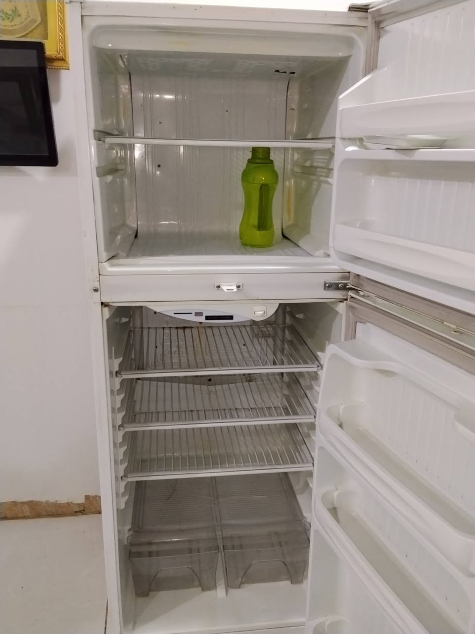 العنوان الثعالبة الشعب
ثلاجه نضيفه مال بيت السعر ٢٠٠ ***********

