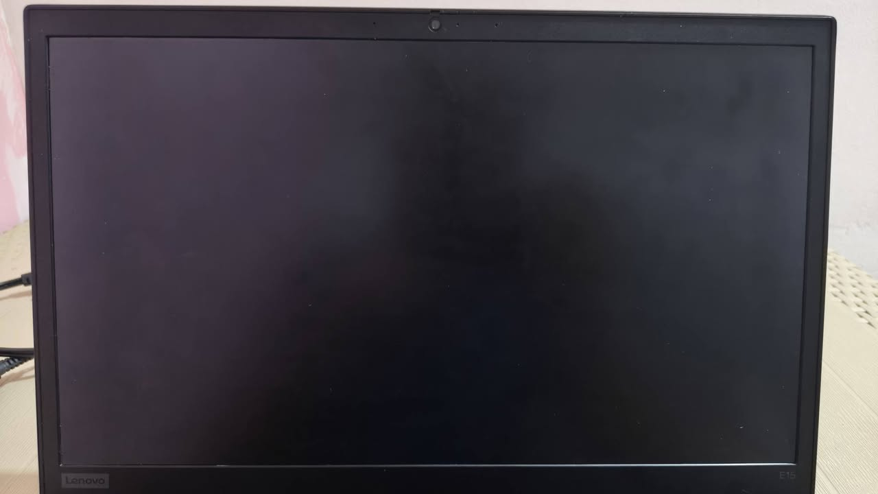 لبيع Lenovo ThinkPad E15 بحالة ممتازة
​الموديل: Lenovo ThinkPad E15 (20RD001FFR)
​المعالج: Intel Core i5-10210U (الجيل العاشر)
​الرام: 16GB DDR4
​التخزين: SSD 256GB
​كارت الشاشة: Intel UHD Graphics
​الشاشة: 15.6 إنج FHD
​نظام التشغيل: Windows 11
​الشاحن: الشاحن الأصلي من Lenovo متوفر
​النظافة: 90% (نظيف جداً)
​الحالة: الجهاز خالي من الأعطال والصيانة وجاهز للاستخدام
​📚 الاستخدام: ممتاز جداً للدراسة والجامعة، الأعمال المكتبية، البرمجة، والتصفح، والبرامج الهندسية، والتصميم الخفيف.
​💰 السعر: 390,000 دينار عراقي. 
📍 الموقع: أربيل.
📞 للتواصل والواتساب: ***********
