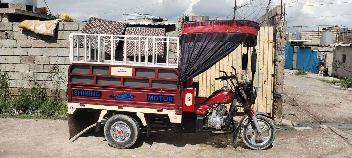 ستوته 2020
مكينة 2025 شرط ما مفتوحة 
شاصي شرط
وايرمنيه كهربائيات كلها شغاله 
مكاني موصل ايسر حي الكرامة 
***********
