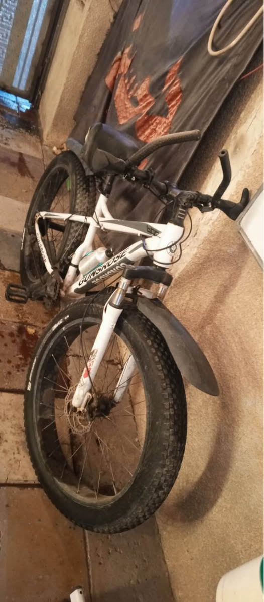 بايسكل جدا نظيف اخو الجديد مكاني الاعلام 
البايسكل حجم كبير للكبار بغداد, العراق


**إذا كنت صاحب هذا الإعلان وتريد حذفه لأي سبب، رجاءا أرسل رسالة إلى الدعم الفني**