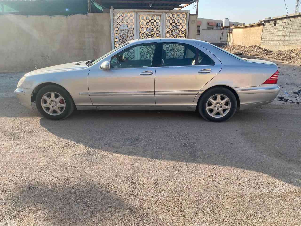 السلام عليكم
مرسيدس غواصه موديل 2000 320
مبدل بيها باب  الصدر  بيها جراد بلقماره 
محرك وارد ياباني جديد 
سياره جاهزه تبريد شغال  
فتحه سلايت  تايرات ٨٠ ٪؜ 
رقم بغداد  إنكليزي 
مكاني بصره 
السعر 110 وبيها مجال
الاستفسار 
***********
