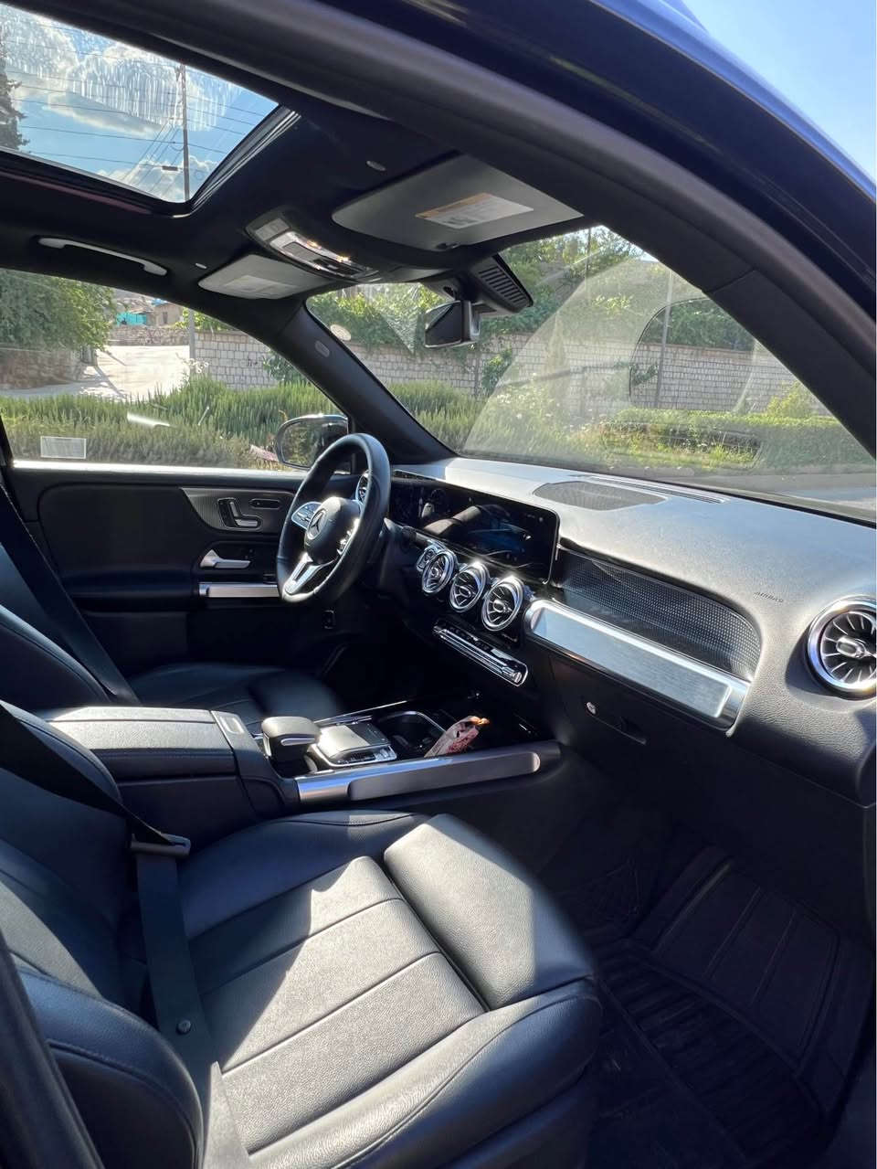 🌹🧿سلام عليكم🧿🌹 

✅Mercedes-Benz ✅

        GLB -250

موديل   :  2020    🧿✔️✔️
   
GLB   250    V4  2.0 turbo🔥🚀🚀

رقم شاصى:(WDC4M4HB1LW003083)

سيارة   وارد امريكي فقط قبغ جنطة مبدل بيلادى باب امامى سكن كلير امريكى بشرط 
بدون ارباك  بشرط✅

ماشي حقيقي   25,000 الف ميل فقط👌

مواصفات      فول 1/1 ✅✅🧿🧿

✅✅شاشة  ديجيتال LCD كامل شاشة

داخل  ليدات ديزاينو   
🟢🟡🔴🟠⚪️🟤
 
✅بانوراما✔️✔️✔️

☑️رادار ورا  ✔️✔️

✔️✔️رادار مسافة طريق

Auto stop 🧿✅

👌👌☑️☑️كاميرة

نيظام   Eco sport normal🔴🔴
  
لايت   ليدات و زينون متحرك ✅
كشنات (  جلد و كشن ميموري)
 
…………فول فول فول 👌👌✅✅

سيارة ماشي. ٢٥٠٠٠الف  مايل فقط✔️✔️
سيارة    رقم  السليمانية سنوي هزة لوحاتنا ✅جديد سنويه
نفس يوم تحويل و كالة    ✔️✅
 
✔️مجال298$ 💰💰سعر بلاش بلاش
للبيع سعرة جوه السوك
✅✅✅✅✅✅
مكان سيارة السليمانية ٢٩٩
رقم موبایل..ــ***********☎️☎️
***********📞📞***********
 موجودة: Viber& watsup📞📞*********** Singapore
